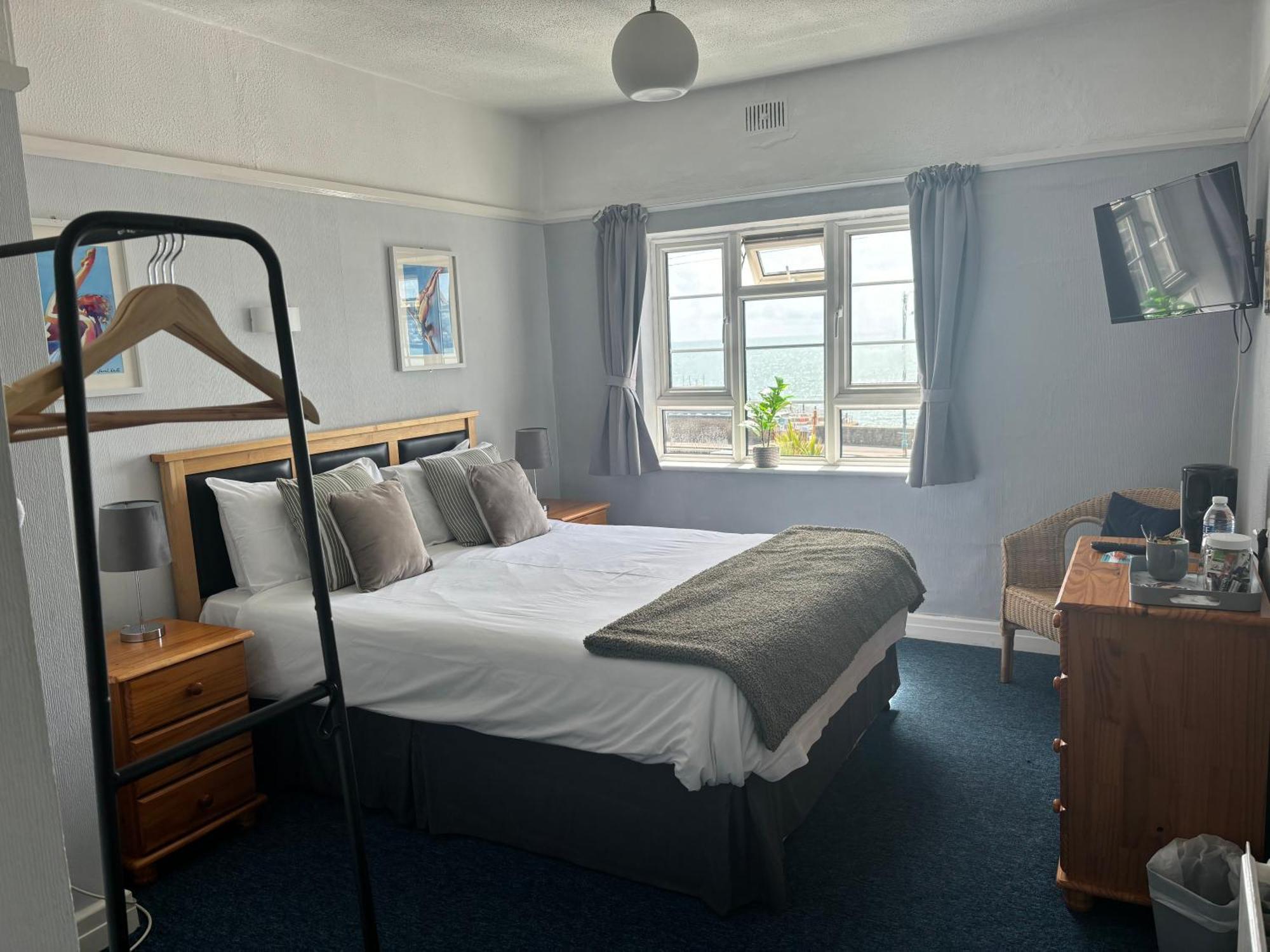 The Yacht Inn Penzance Exterior photo